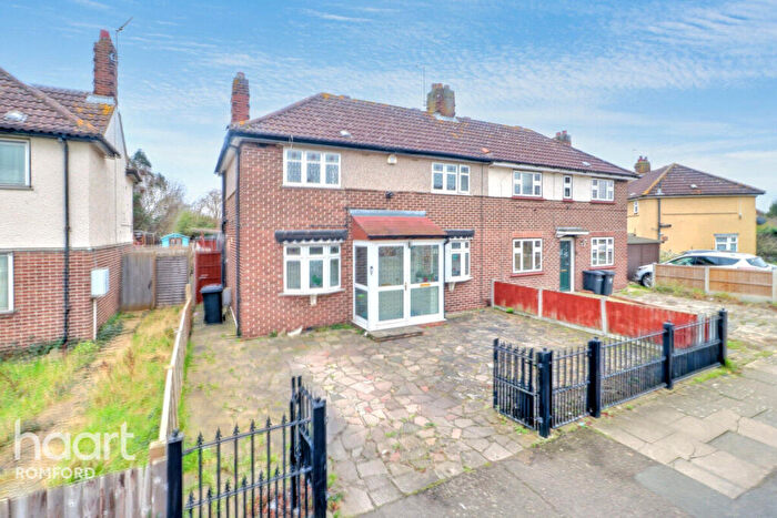 3 Bedroom Semi-Detached House For Sale In Bellhouse Road, Romford, RM7