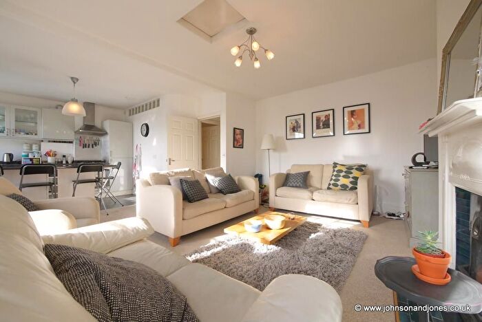 2 Bedroom Flat To Rent In Guildford Street, Chertsey, KT16