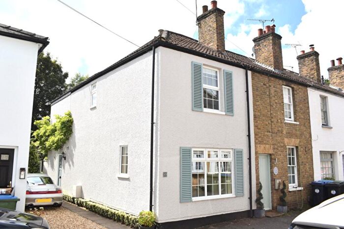 2 Bedroom House To Rent In Pantile Road, Weybridge, KT13