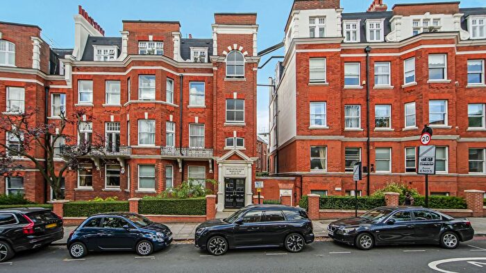 3 Bedroom Flat For Sale In Cannon Hill, West Hampstead, NW6