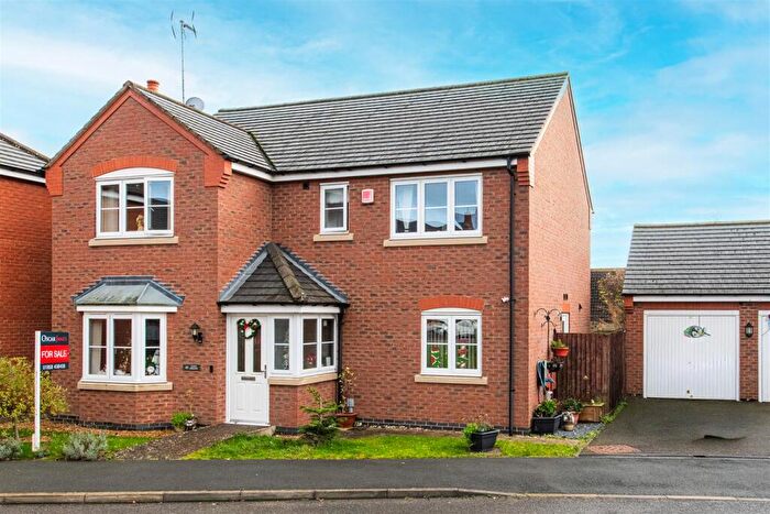 4 Bedroom House For Sale In Yaffle Crescent, Desborough, NN14
