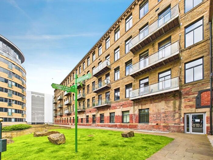 2 Bedroom Flat For Sale In Salts Mill Road, Shipley, BD17