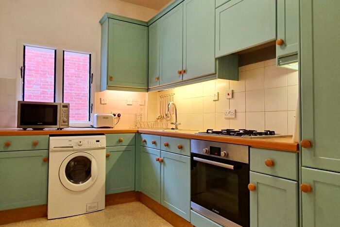 1 Bedroom Flat To Rent In Woodstock Road, Bedford Park, Chiswick, W4