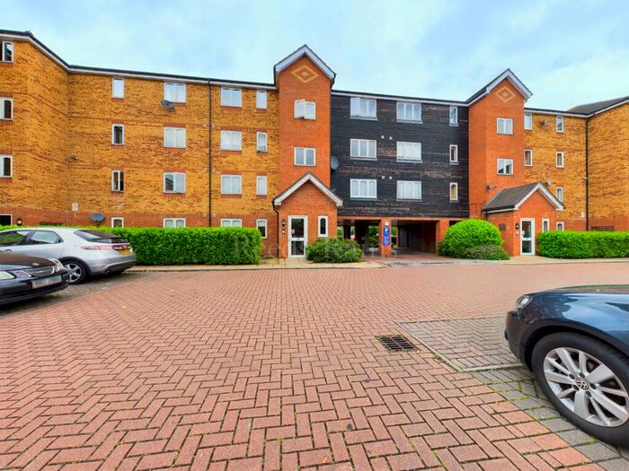1 Bedroom Apartment To Rent In Dunlop Close, Dartford, Kent, DA1