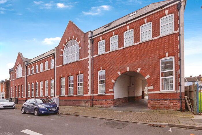 2 Bedroom Flat For Sale In Reginald Road, Southsea, PO4