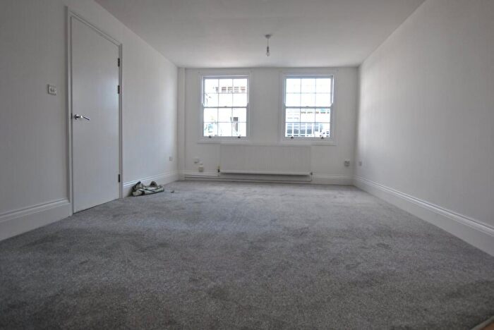 Studio To Rent In Harmer Street, Gravesend, Kent, DA12