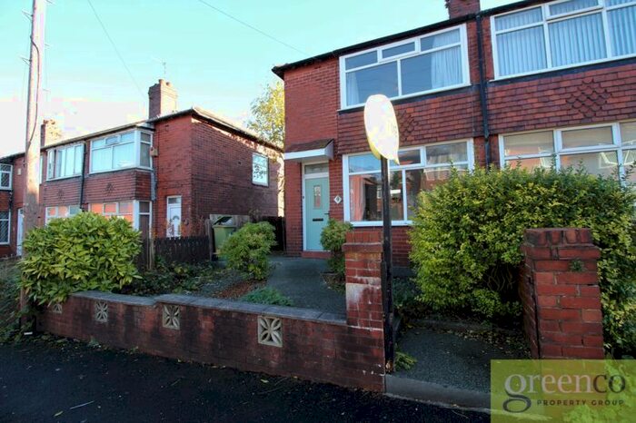 2 Bedroom Semi-Detached House To Rent In Hill Close, Oldham OL4