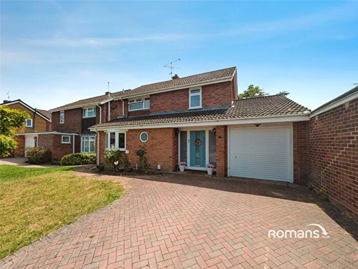 4 Bedroom House To Rent In Vauxhall Drive, Woodley, Reading, RG5