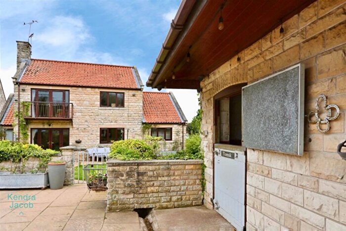 3 Bedroom Detached House For Sale In The Stables, Lindrick Road, Woodsetts, S81