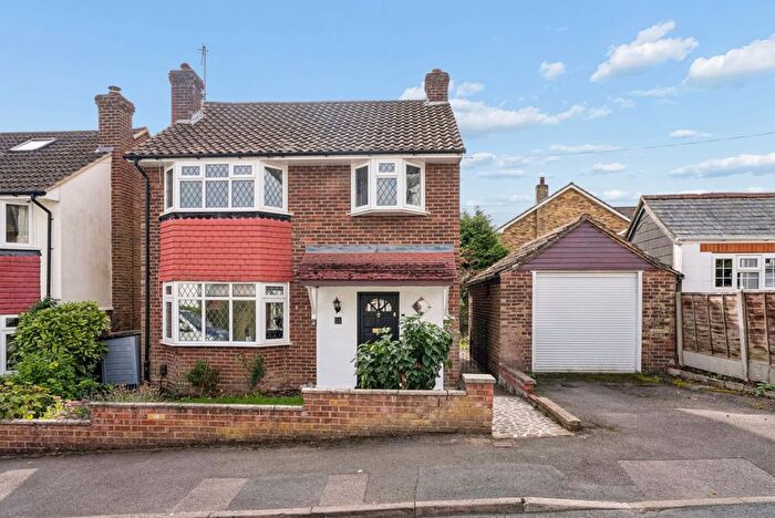 3 Bedroom Detached House For Sale In Laurel Road, Chalfont St. Peter, Buckinghamshire, SL9