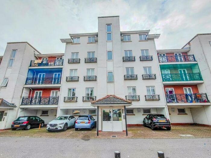 2 Bedroom Flat To Rent In Hermitage Close, Abbey Wood, London, SE2