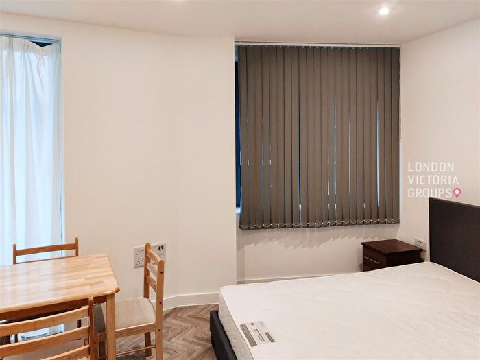 Studio To Rent In Skyline Apartments, Makers Yard, London, E3