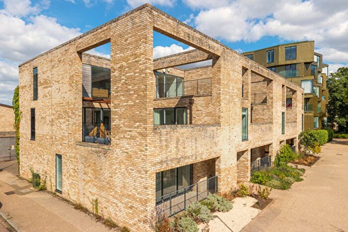 5 Bedroom Terraced House For Sale In Aberdeen Square, Cambridge, Cambridgeshire, CB2