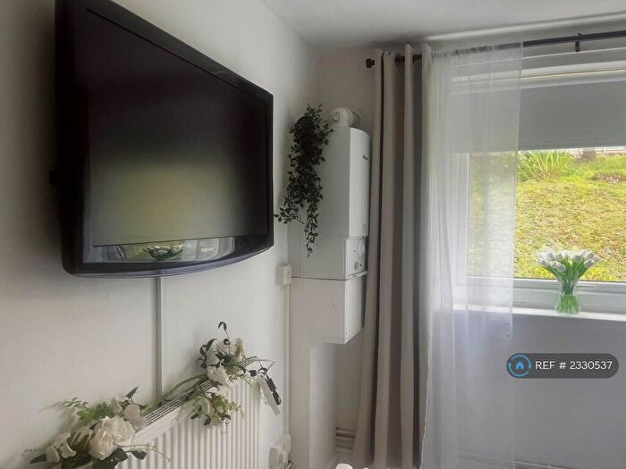 1 Bedroom Flat To Rent In Port Dinorwic Marina, Y Felinheli, LL56