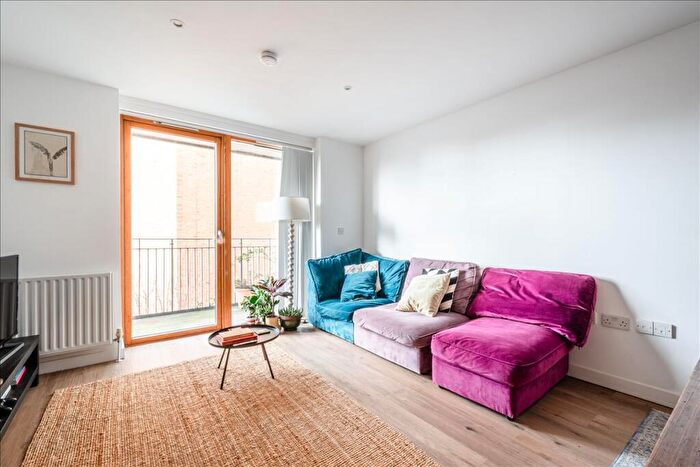1 Bedroom Apartment For Sale In Mare Street, London Fields, E8 - Photo 2