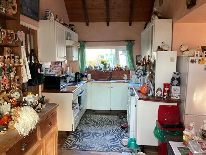 2 Bedroom Cottage For Sale In Penysarn, LL69