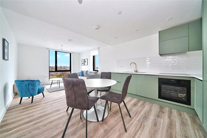 2 Bedroom Apartment To Rent In Calibra Court, Kimpton Road, Luton, LU2
