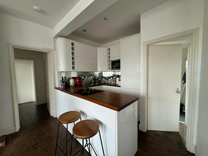 2 Bedroom Apartment To Rent In Kentish Town Road, London, NW5