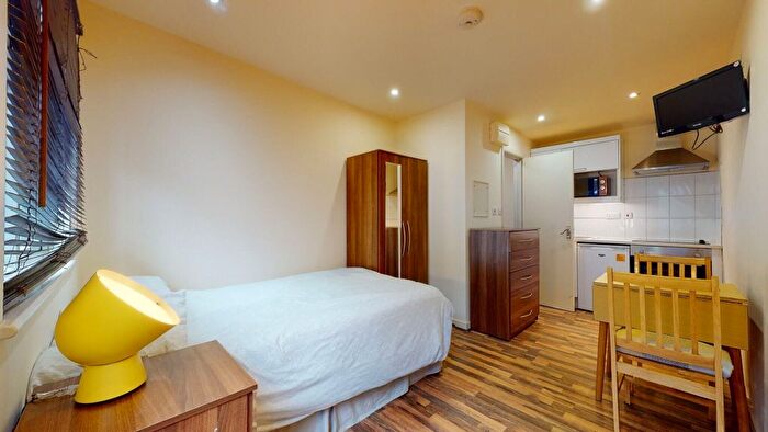 Studio To Rent In Chatsworth Road, Mapesbury, London, NW2