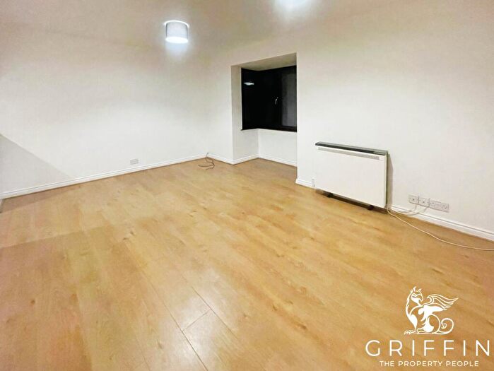 Studio To Rent In Talus Close, Purfleet, RM19