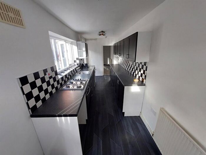 3 Bedroom Terraced House To Rent In Woodbridge Road, Moseley Birmingham, B13