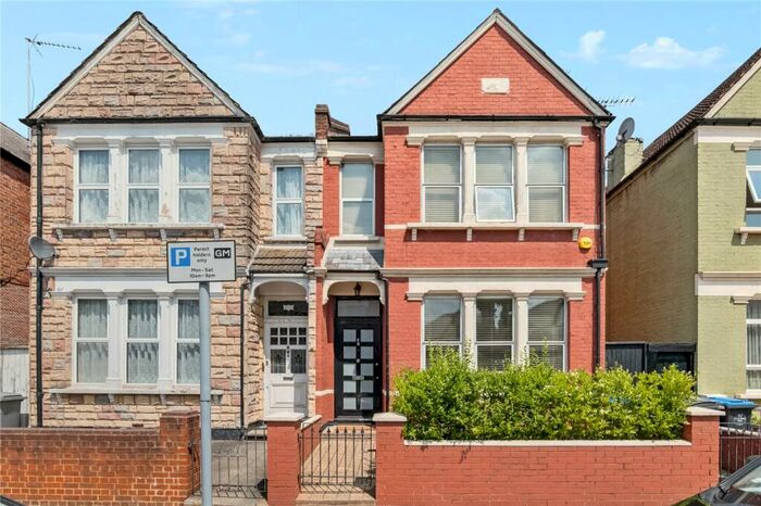 4 Bedroom Semi-Detached House To Rent In Cedar Road, London, NW2