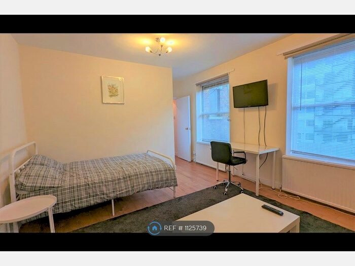 1 Bedroom Flat To Rent In Courtfield House, London, EC1N