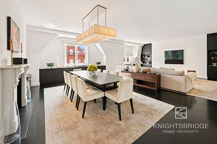 3 Bedroom Flat To Rent In Pont Street, London, SW1X