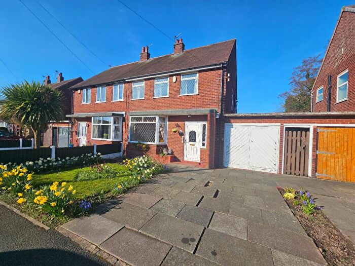 3 Bedroom Semi-Detached House To Rent In Leadale Road, Leyland, PR25