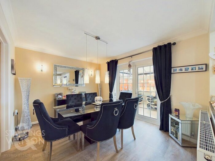 5 Bedroom Link Detached House For Sale In Gurney Road, New Costessey, Norwich, NR5