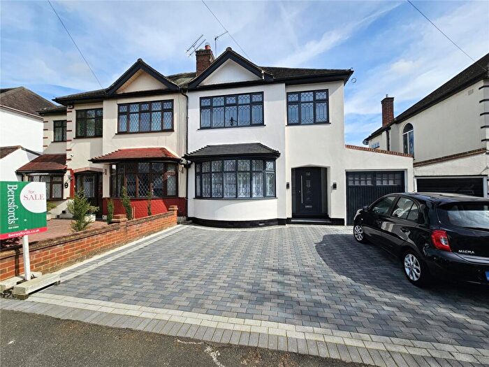 3 Bedroom Semi Detached House For Sale In Repton Drive, Gidea Park, RM2