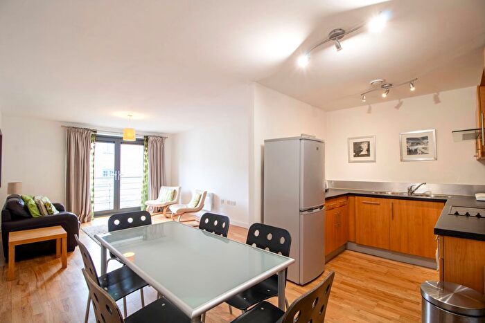 2 Bedroom Flat To Rent In Waterloo Street, Leeds, LS10