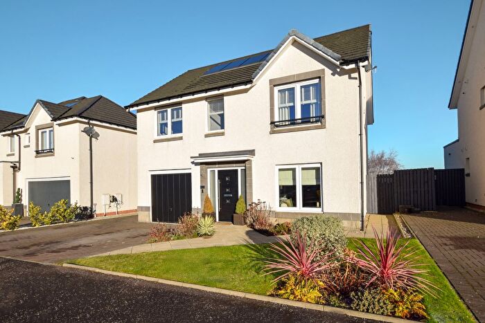 4 Bedroom Detached House For Sale In Ardlui Gardens, Hamilton, ML3