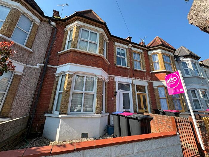 3 Bedroom Terraced House To Rent In Beaufort Street, Southend On Sea, SS2