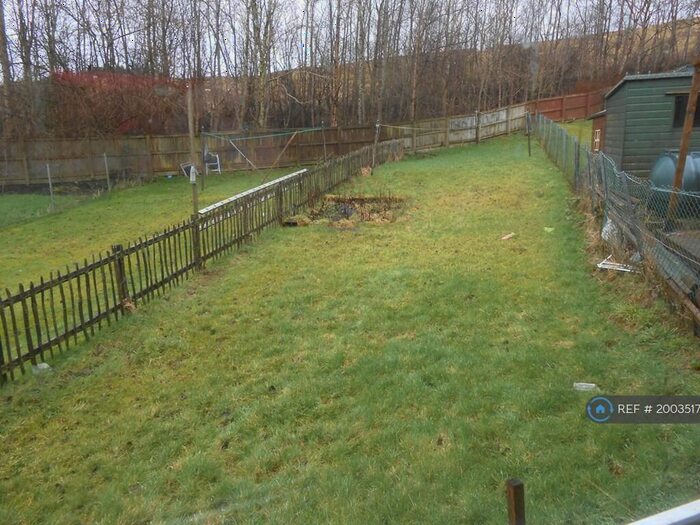 3 Bedroom Flat To Rent In Hillview Crescent, Glespin, Lanark, ML11