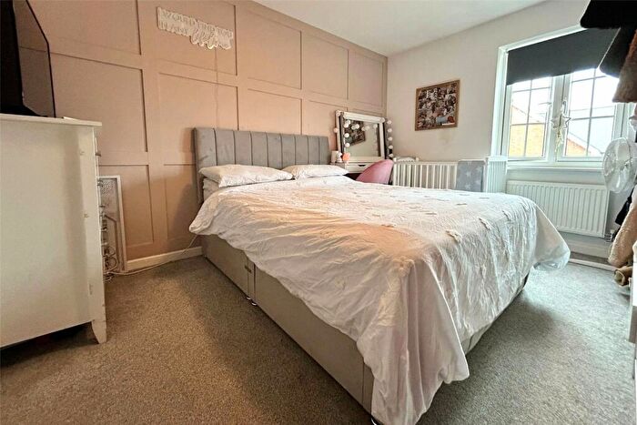 2 Bedroom Flat For Sale In Charteris Close, Wellesley, Aldershot, Hampshire, GU11