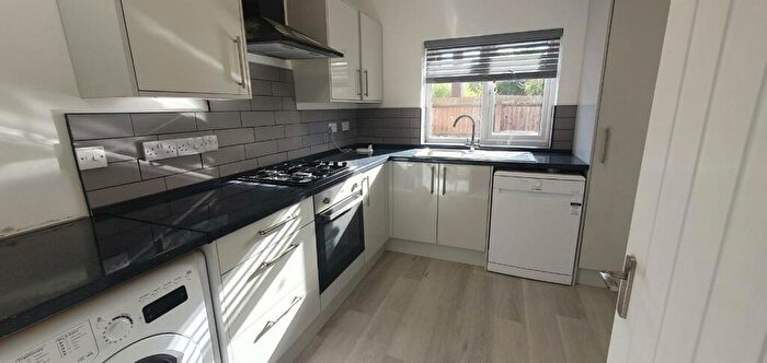 3 Bedroom Flat To Rent In Belvedere Road, Earlsdon, Coventry, CV5