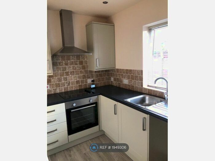 1 Bedroom Flat To Rent In Staindale Road, Scunthorpe, DN16