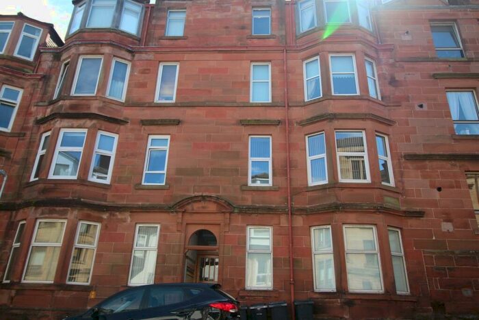 2 Bedroom Flat To Rent In Hope Street, Greenock, PA15