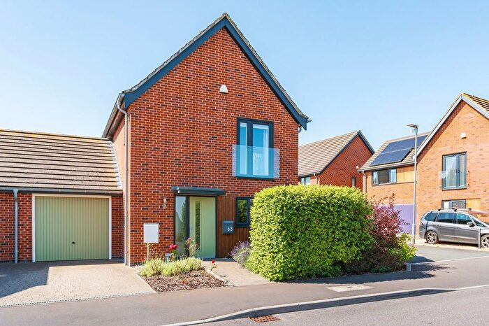 3 Bedroom Link Detached House For Sale In Otter Road, Swaffham, PE37