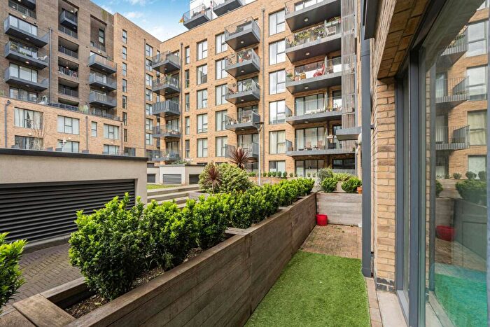 2 Bedroom Apartment For Sale In Carrick Court, Nicholson Square, London, E3