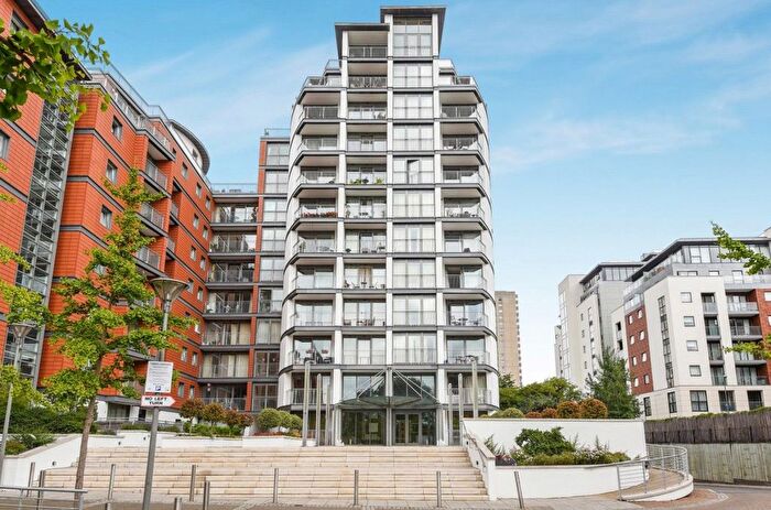 1 Bedroom Flat To Rent In Holland Gardens, Brentford, TW8