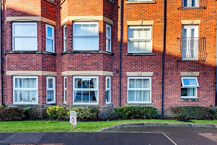 2 Bedroom Flat For Sale In Quins Croft, Leyland, PR25