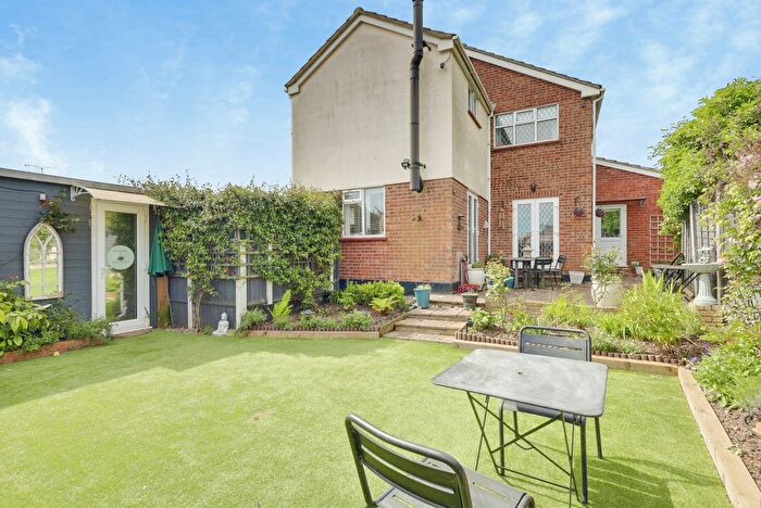 4 Bedroom Detached House For Sale In Sandown Road, Benfleet, SS7
