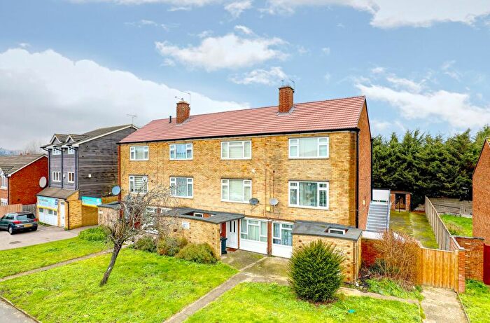 1 Bedroom Flat For Sale In Russells Ride, Cheshunt, EN8