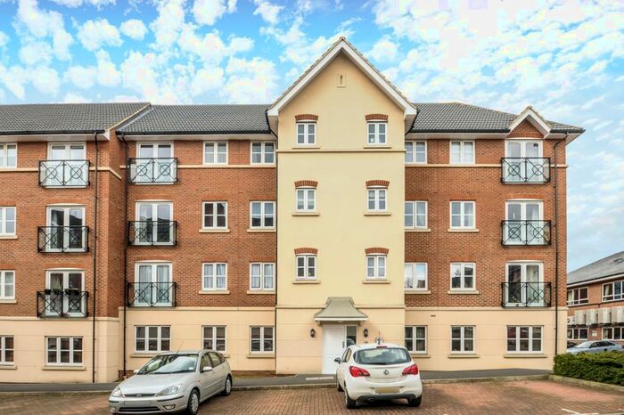 2 Bedroom Apartment To Rent In Viridian Square, Aylesbury, HP21