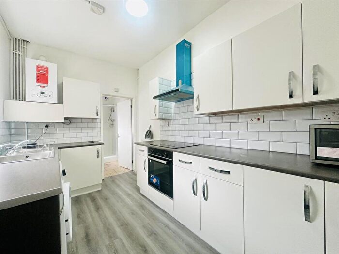 4 Bedroom House To Rent In Watkin Street, Nottingham, NG3