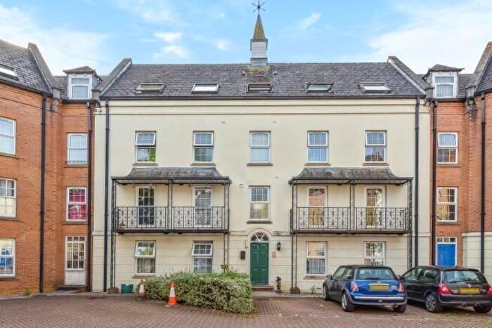 2 Bedroom Flat To Rent In Banbury, Oxfordshire, OX16