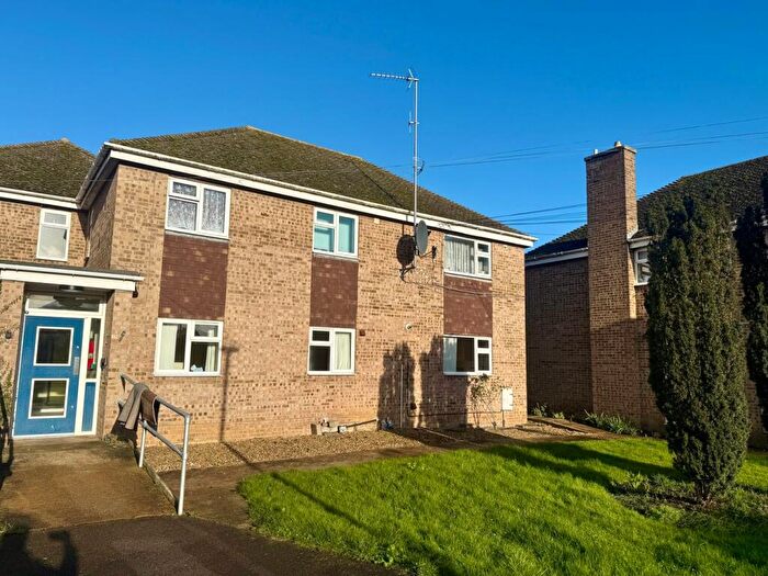 2 Bedroom Flat For Sale In Manor Court, Bourne, PE10