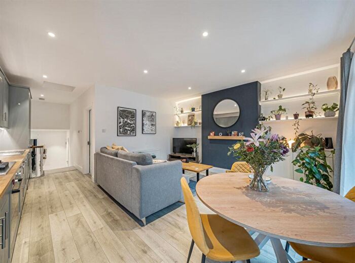 2 Bedroom Flat For Sale In Lechmere Road, London, NW2